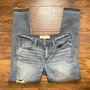 Abercrombie & Fitch Ankle Jeans Women’s Sz 6R Distressed